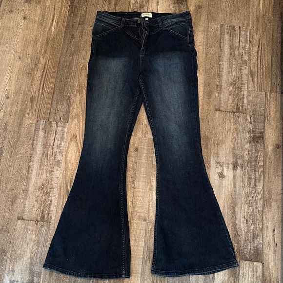 Shyanne Denim - Shyanne Flare Jeans